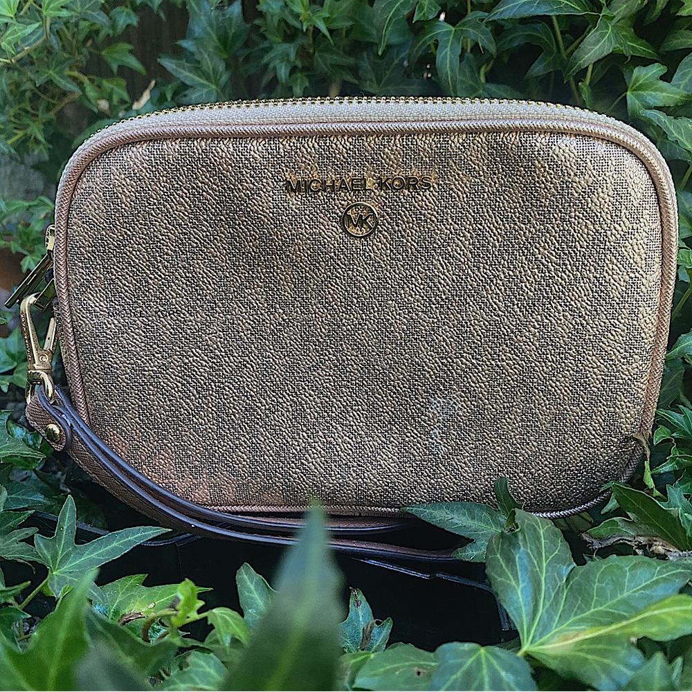 Michael Kors Wristlet